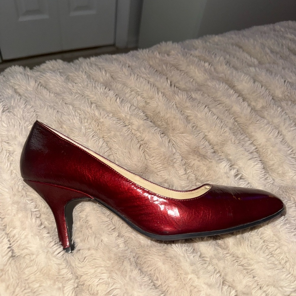 Me Too Shiny red Burgundy Heels